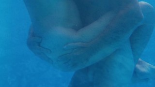 Sex in public jacuzzi. Try it you will love it - Dreamescapades